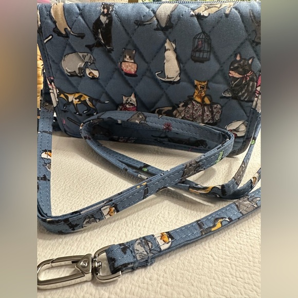 RFID 3-in-1 Crossbody - Picture 3 of 6